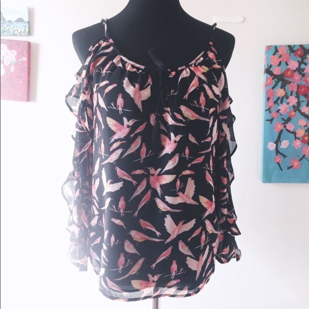 INC concepts bird cold shoulder shirt XS